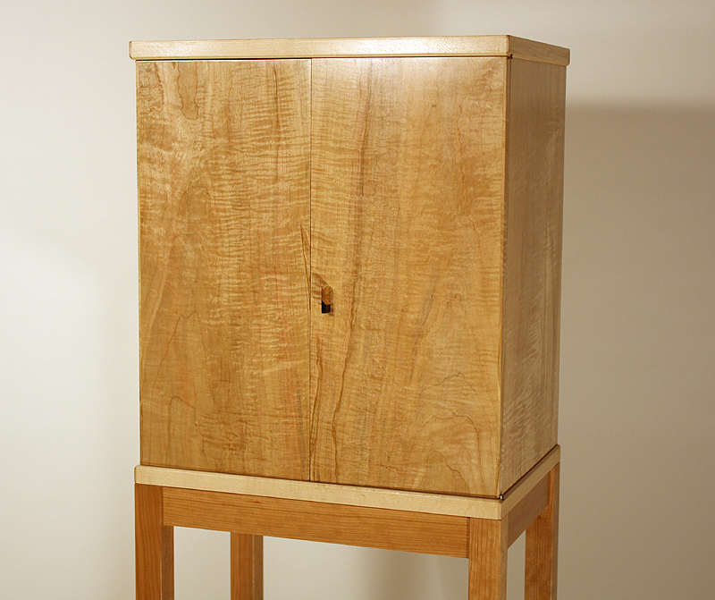 Krenov-inspired Cabinet on Stand